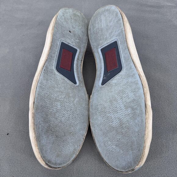 Athletic_Shoes